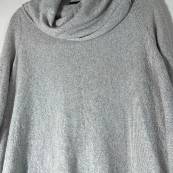 C by Bloomingdale’s 100% 2 ply Cashmere Cowl neck sweater gray size M - Picture 9 of 12